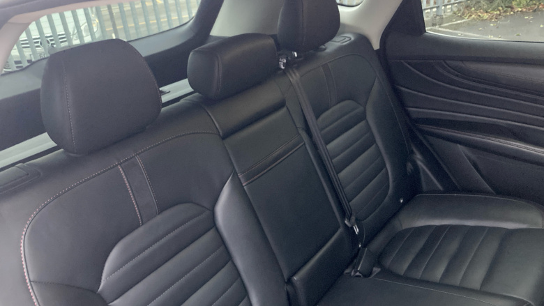 MG Hs 1.5 T-GDI Exclusive 5dr DCT Petrol Hatchback